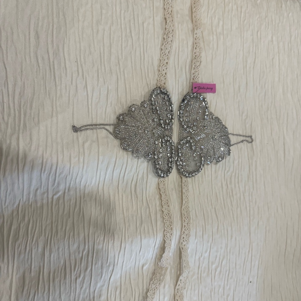 Glamorous Silver Beaded hand gloves